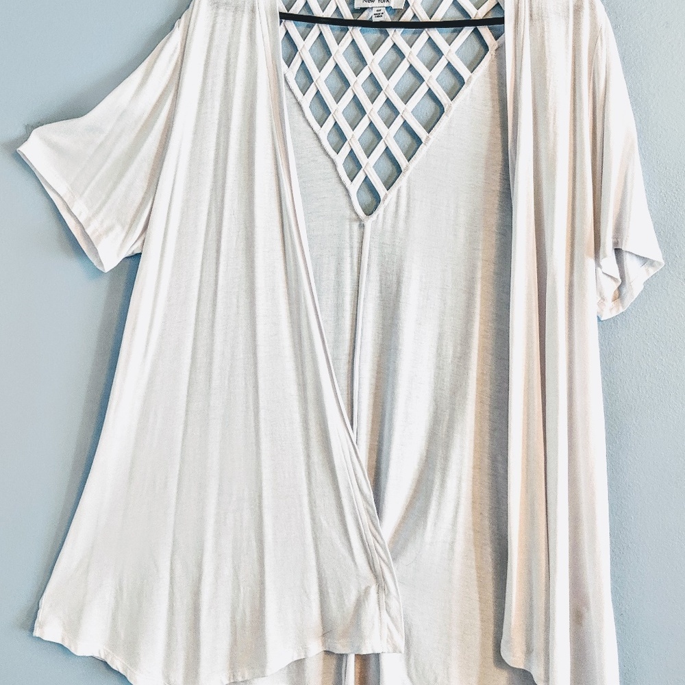 Feminine white cotton short sleeve, cover